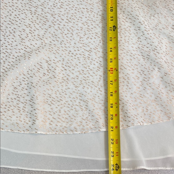 Cream with Rose Gold Pattern Tank Top - Picture 5 of 5